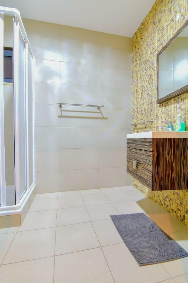 אלבופיירה Stunning Villa With Pool מראה חיצוני תמונה